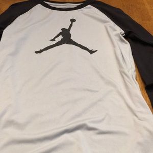 Longe sleeve Jordan shirt
